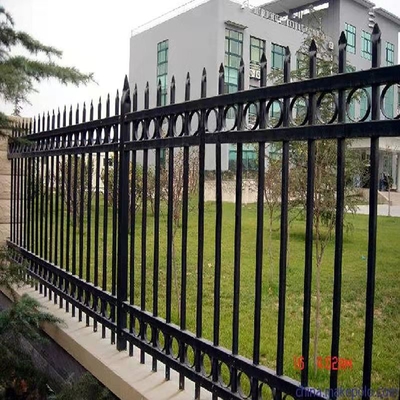 Hàng rào bằng kim loại được xử lý nhiệt bằng kim loại Hàng rào bằng thép kẽm