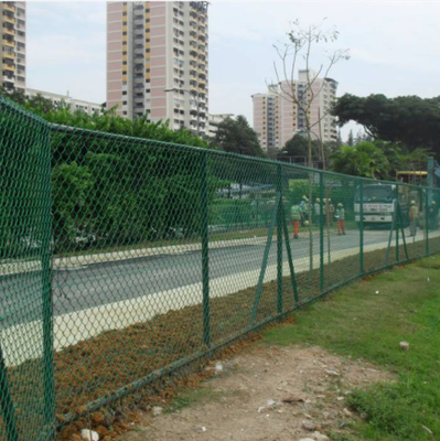 Hàng rào lưới liên kết dây chuyền nhúng nóng màu đen Chiều cao 2,5m 9 thước đo