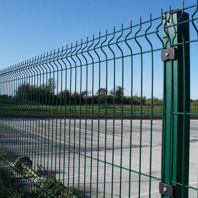 Hàng rào lưới hàn cong 2D hoặc 3D cho sân bay và sân thể thao