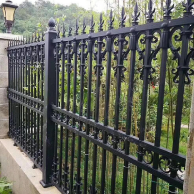 Hàng rào sân vườn bằng sắt rèn màu RAL màu đen 2400mmL X 2100mmH