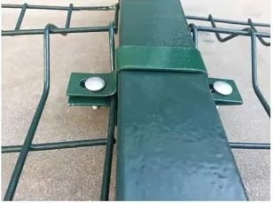 Thép mạ kẽm V uốn cong Hàng rào lưới hàn 3d Chiều cao 1530mm