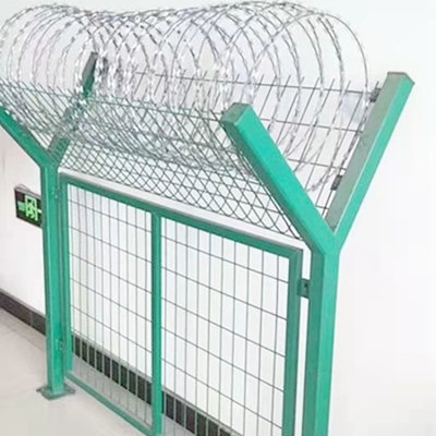 V Panel Gal PVC tráng dây thép gai Hàng rào an ninh sân bay H 2700mm 3200mm